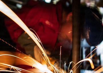 USS Boxer HT’s Conduct Maintenance