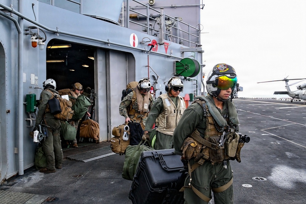 22nd MEU(SOC) | Offload Operations aboard USS Iwo Jima