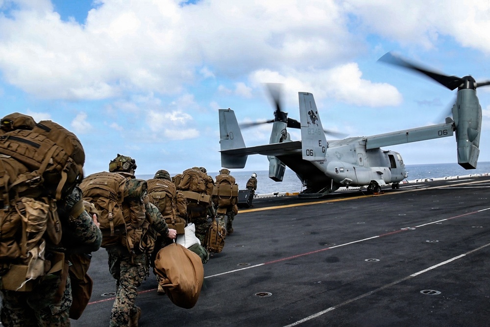 22nd MEU(SOC) | Offload Operations aboard USS Iwo Jima