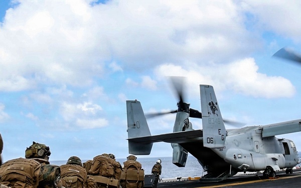 22nd MEU(SOC) | Offload Operations aboard USS Iwo Jima