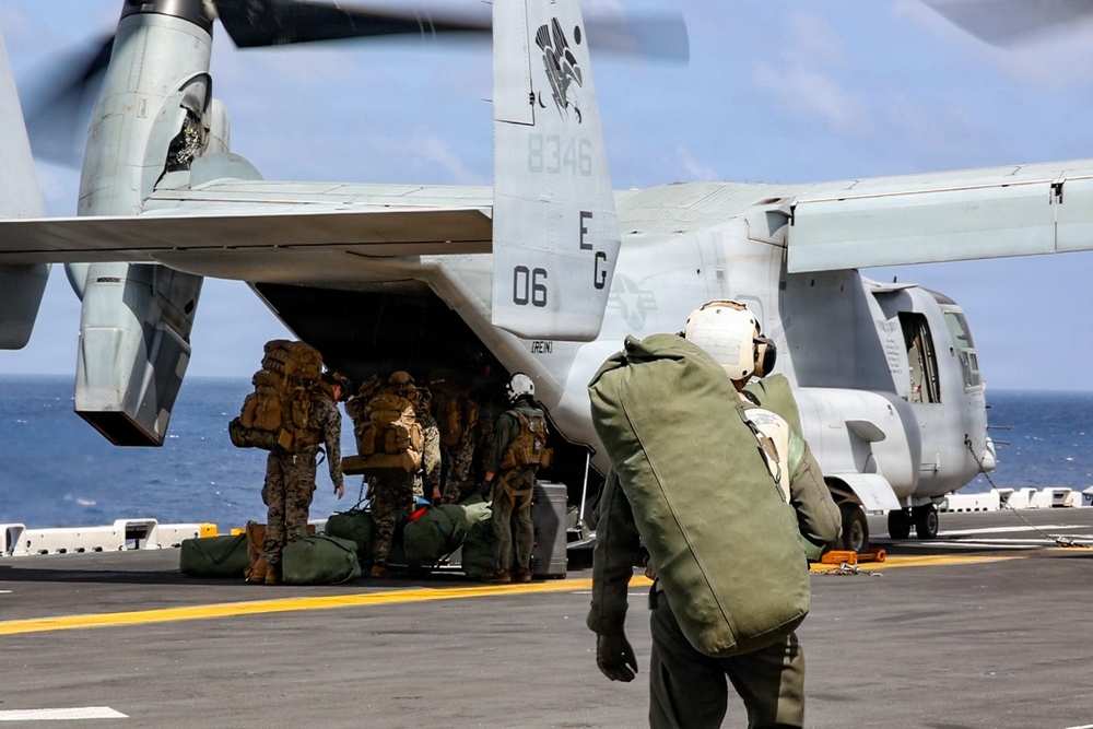 22nd MEU(SOC) | Offload Operations aboard USS Iwo Jima