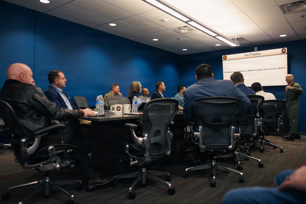 Sen. Kelly Visits MCAS Yuma