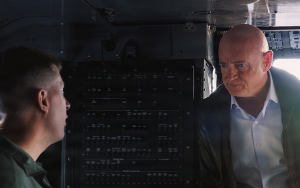 Sen. Kelly Visits MCAS Yuma