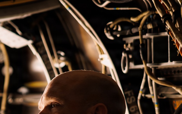 Sen. Kelly Visits MCAS Yuma