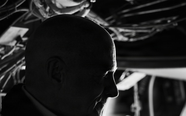 Sen. Kelly Visits MCAS Yuma