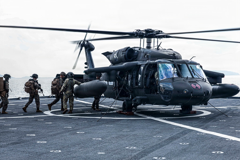 Ashland Conducts Operations from the Sea in CG26