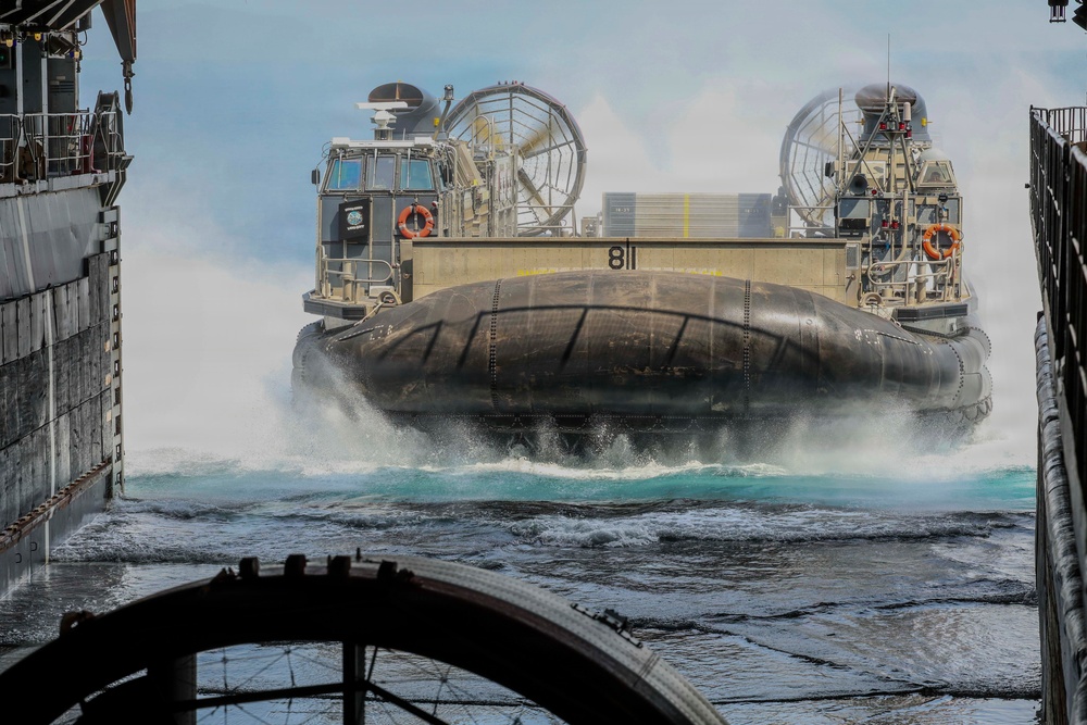 Ashland Conducts Operations from the Sea in CG26