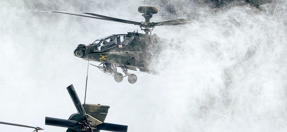 Apache Lands at JMRC