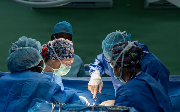 Reserve physician assistant brings surgical capability to LAMAT in Saint Kitts and Nevis