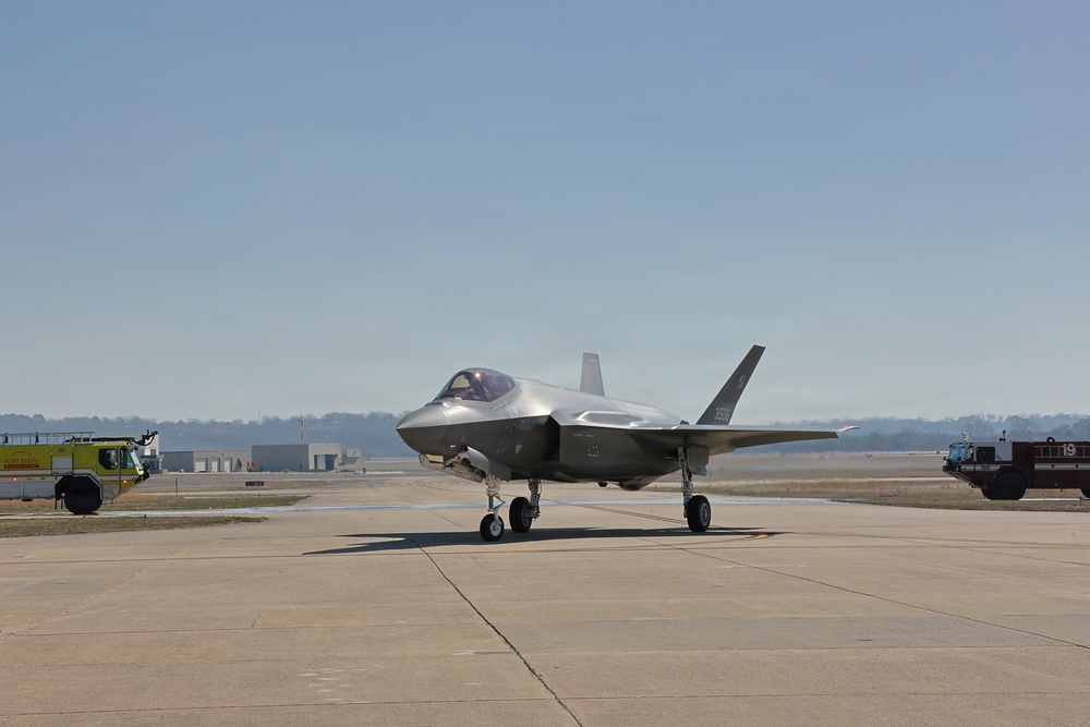 Col. Spohn's Fini Flight