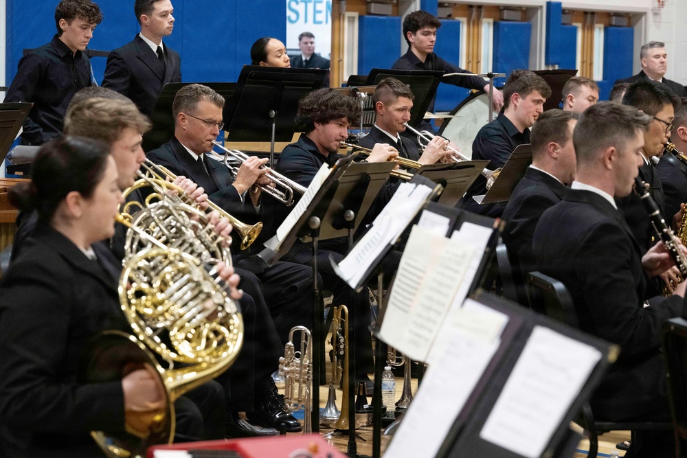 Navy Band performs in Queensbury, New York