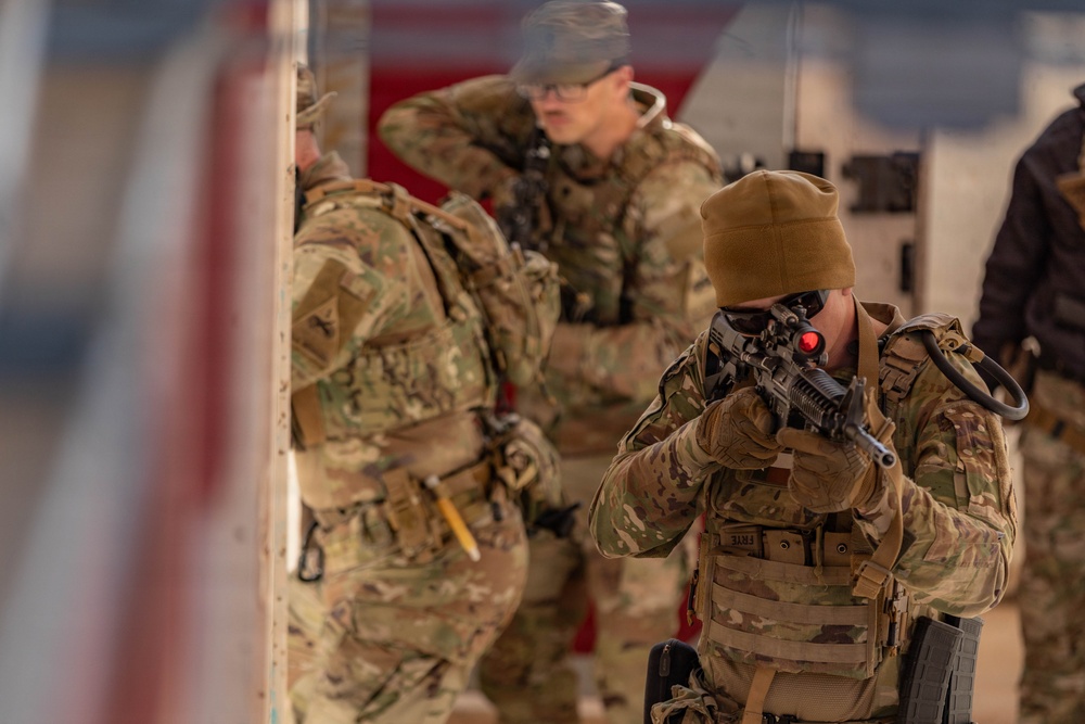 Soldiers and Airmen train in Special Forces Week