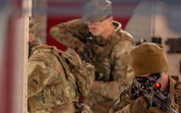 Soldiers and Airmen train in Special Forces Week