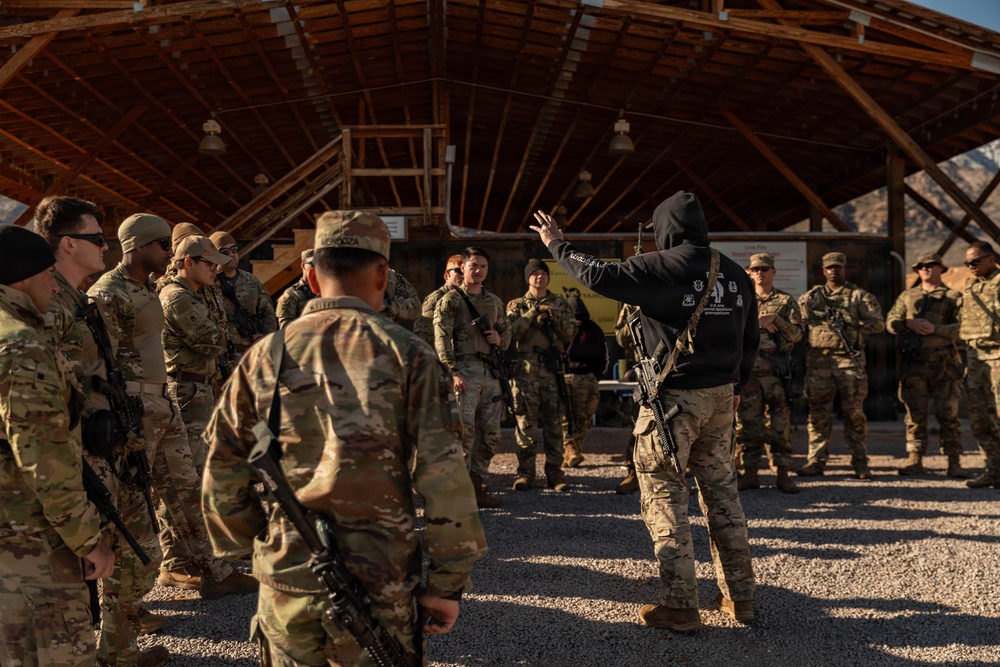 Soldiers and Airmen train in Special Forces Week