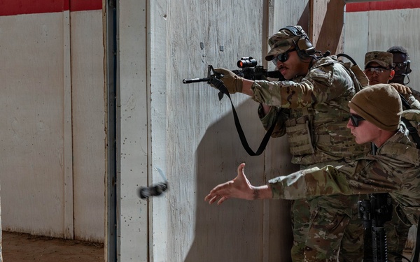 Soldiers and Airmen train in Special Forces Week