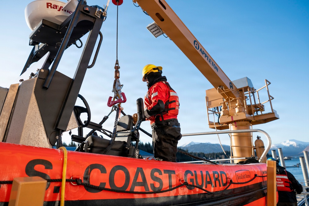 Arctic Edge 26: Ship-to-Shore Patient Transport