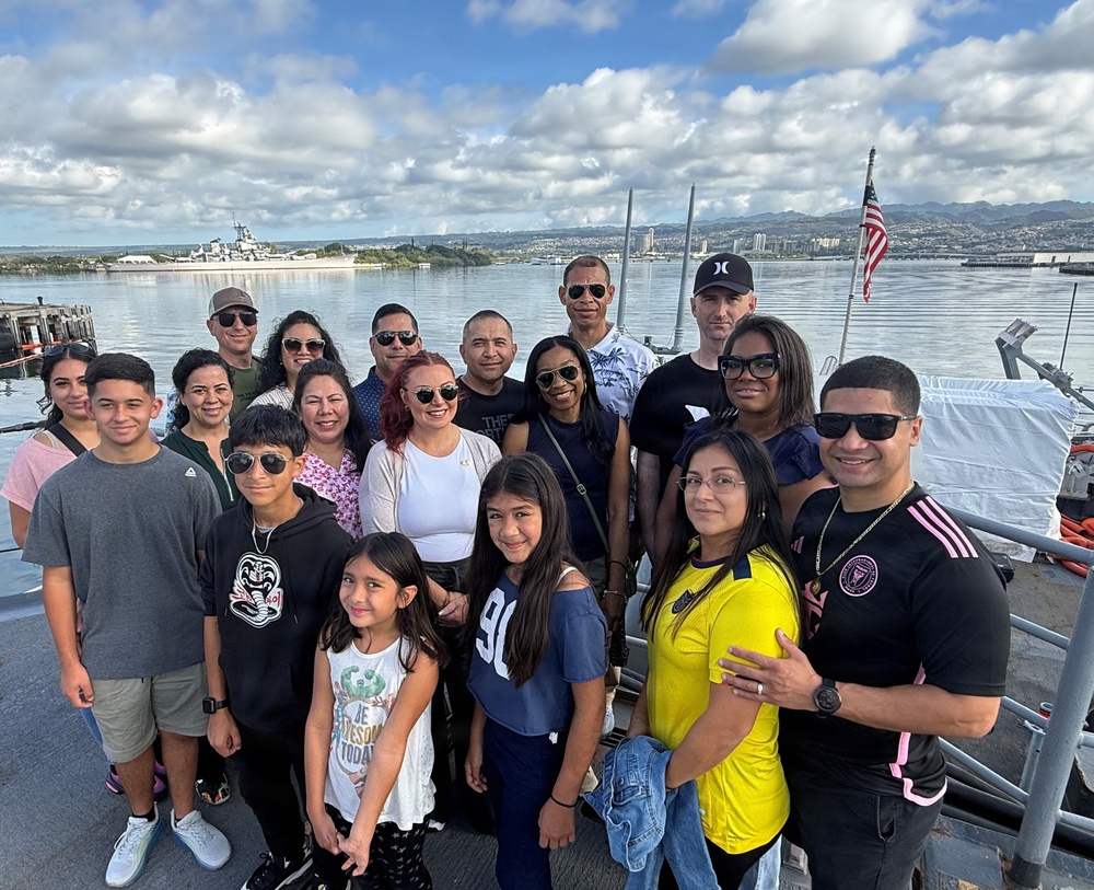 USS Shiloh hosts U.S. Army's 84th Engineer Battalion Senior Spouses Group