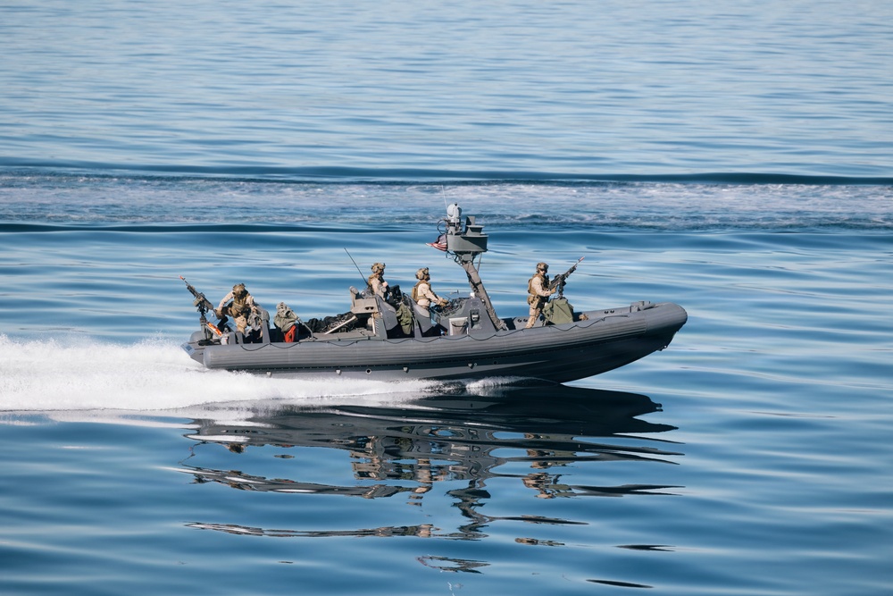 11th MEU Marines, Sailors Conduct VBSS Exercise