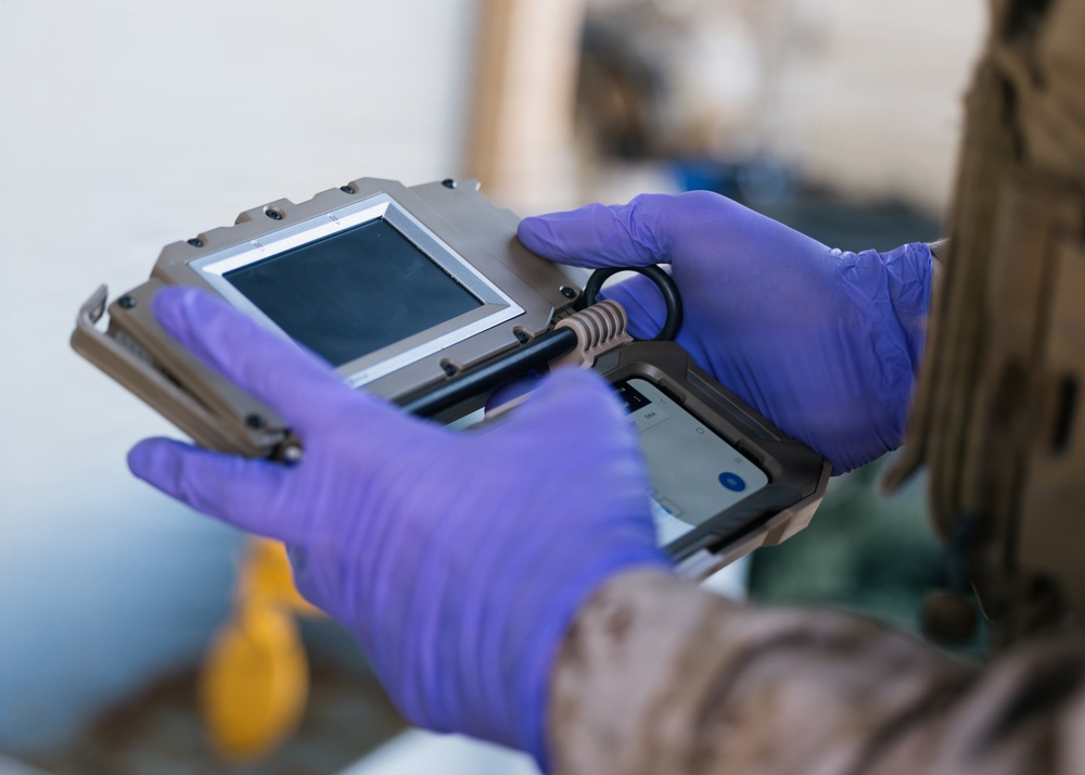 11th MEU Marines, Sailors Conduct VBSS Exercise