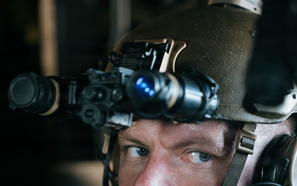 11th MEU Marines, Sailors Conduct VBSS Exercise