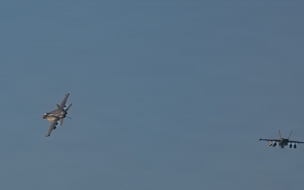 USS Abraham Lincoln (CVN 72) Sunset Flight Ops