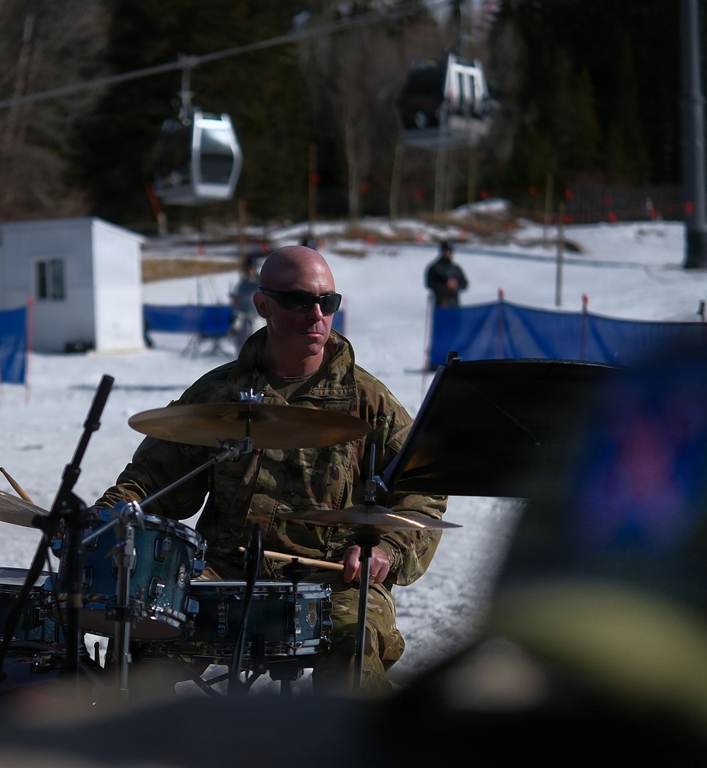 10th Mountain Division (LI) Band Performs at Vail