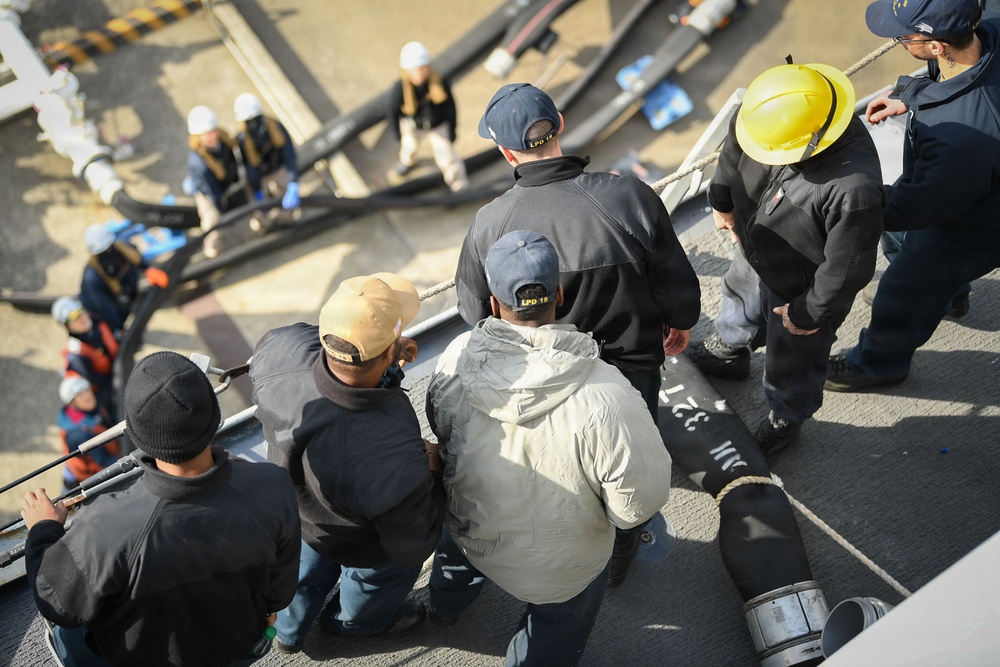 USS New Orleans (LPD 18) Receives Fuel