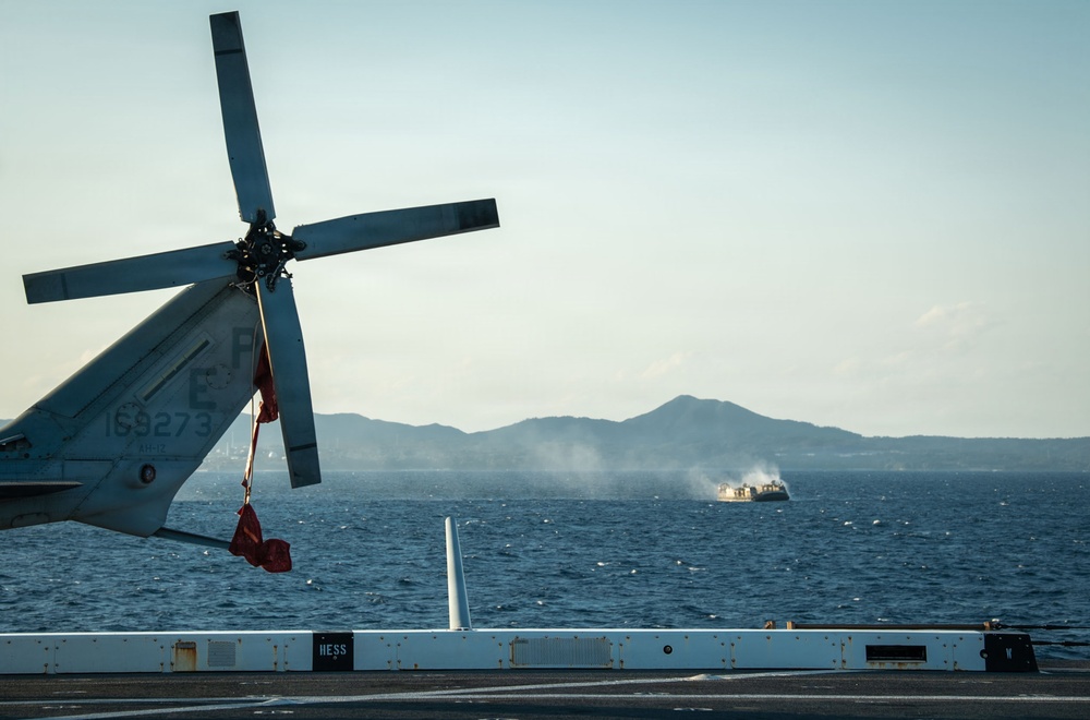 USS New Orleans (LPD 18) Conducts Flight Operations