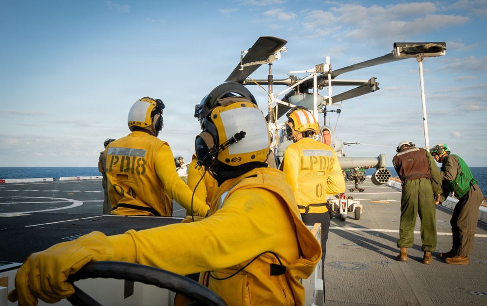 USS New Orleans (LPD 18) Conducts Flight Operations