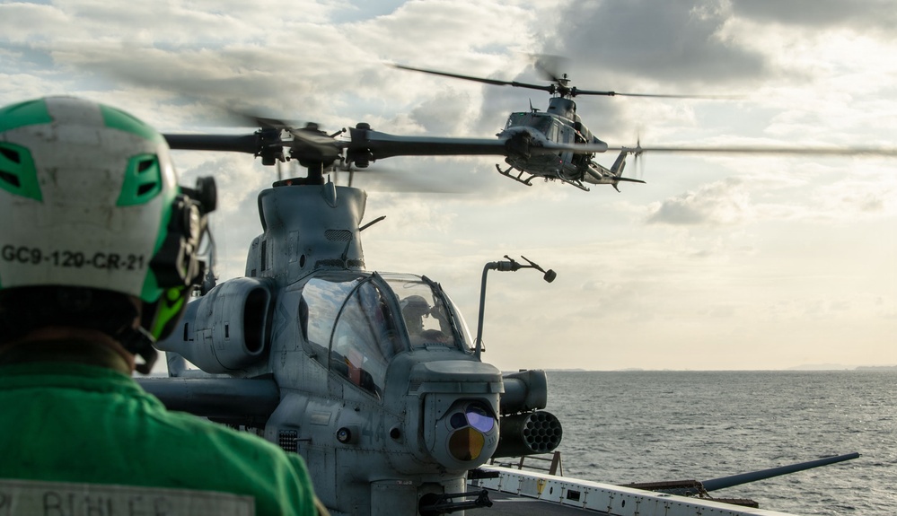 USS New Orleans (LPD 18) Conducts Flight Operations