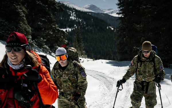 10th MTN DIV and Ski Patrol train on Avalanches