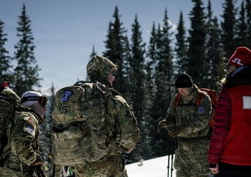 10th MTN DIV and Ski Patrol train on Avalanches