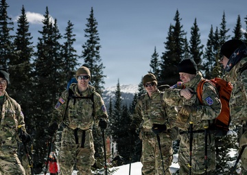 10th MTN DIV and Ski Patrol train on Avalanches