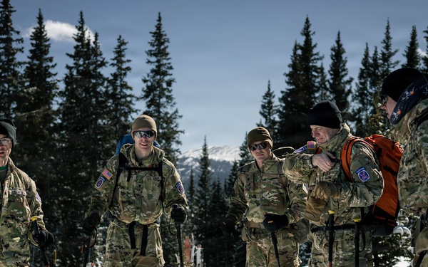10th MTN DIV and Ski Patrol train on Avalanches