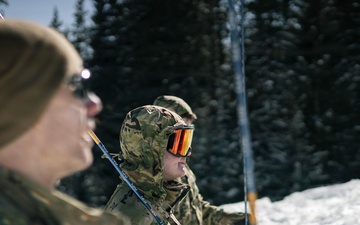 10th MTN DIV and Ski Patrol train on Avalanches