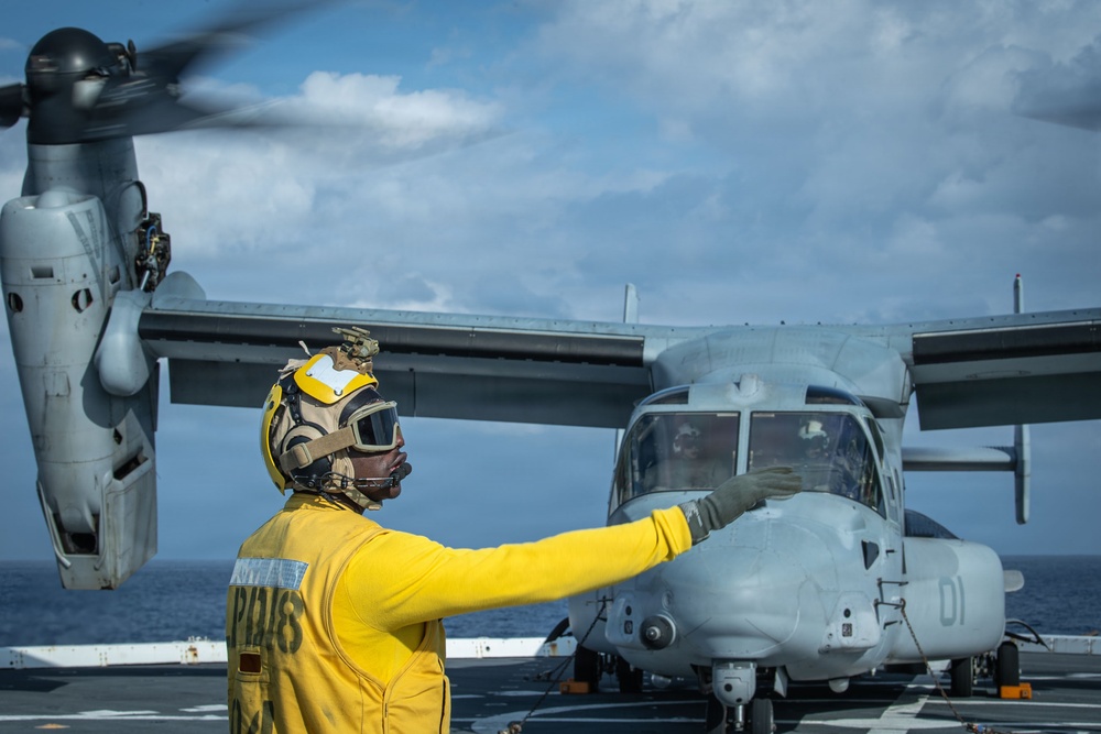 USS New Orleans (LPD 18) Conducts Flight Operations