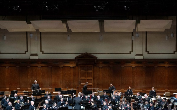 Navy Band performs in Springfield, Massachusetts