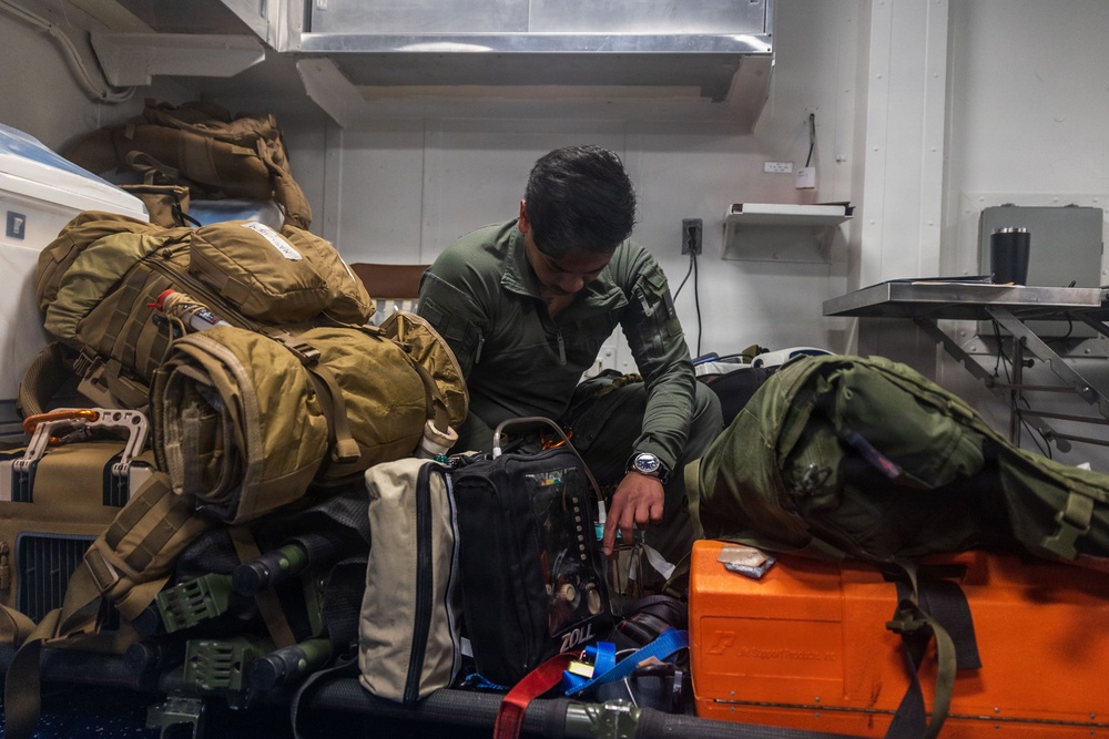 11th MEU Sailors Conduct En Route Care Training Aboard USS Boxer