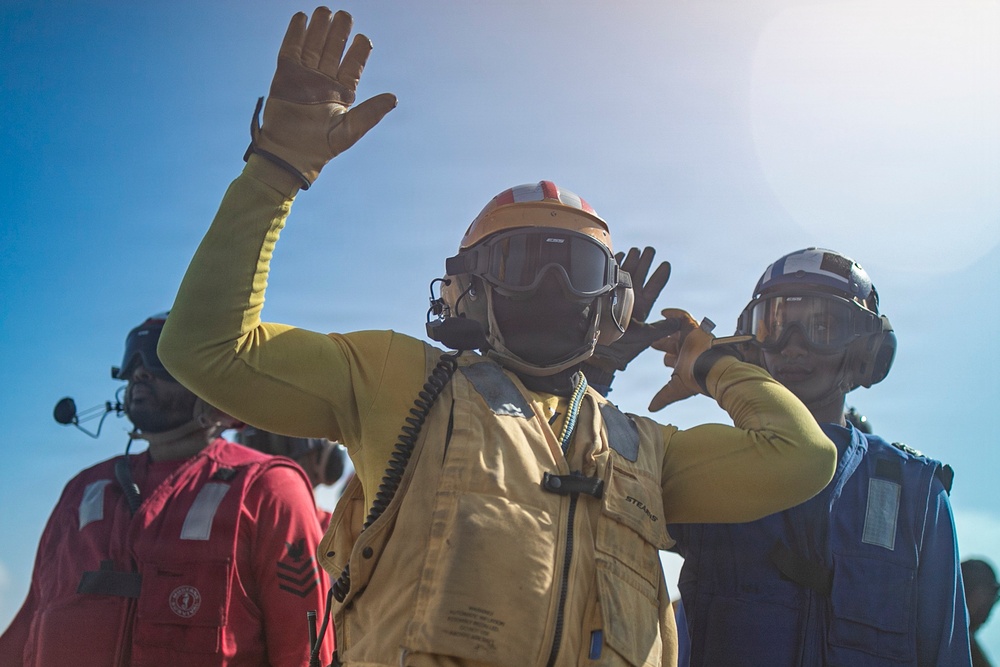 USS Tripoli Conducts Aviation Firefighting Drill