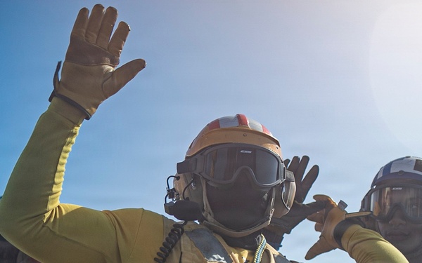 USS Tripoli Conducts Aviation Firefighting Drill