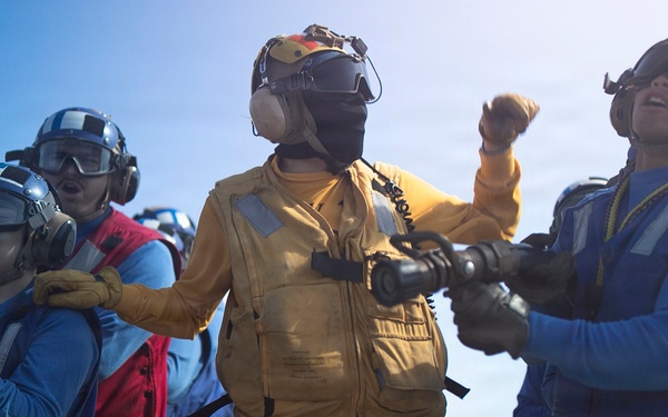 USS Tripoli Conducts Aviation Firefighting Drill