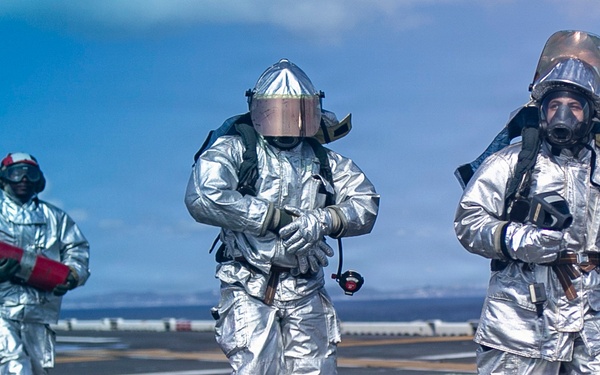 USS Tripoli Conducts Aviation Firefighting Drill