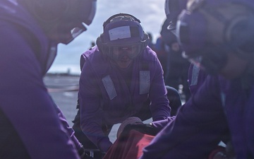 USS Tripoli Conducts Aviation Firefighting Drill