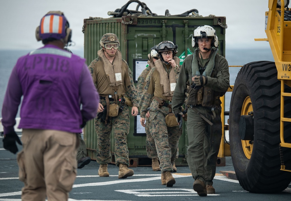 USS New Orleans (LPD 18) and Combat Logistics Company A (CLC-A) Conduct Helicopter Support Team Evolution