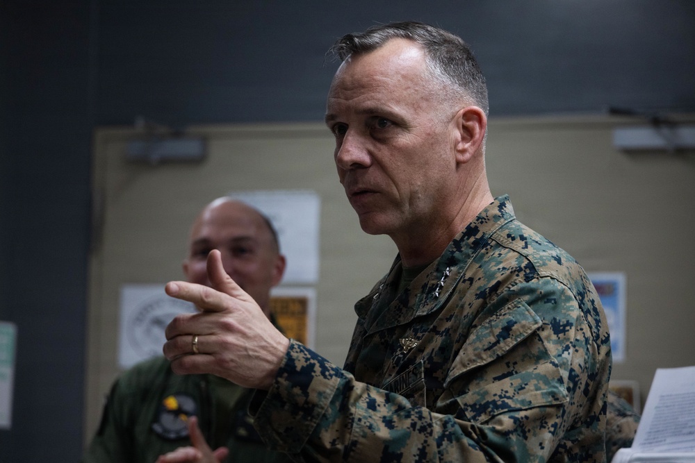 Lt. Gen. Austin visits MAG-12 Marines