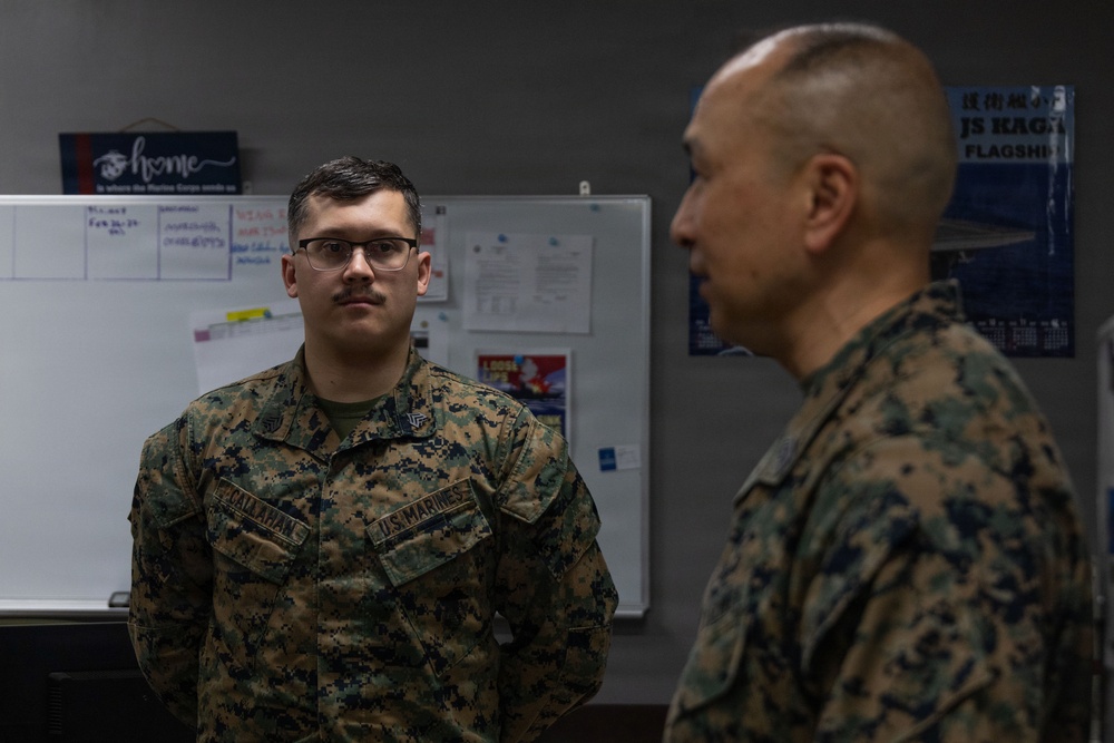Lt. Gen. Austin visits MAG-12 Marines