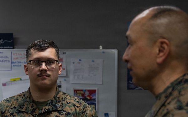 Lt. Gen. Austin visits MAG-12 Marines