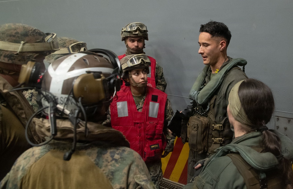 USS New Orleans (LPD 18) and Marine Medium Tiltrotor Squadron (VMM) 265 (Reinforced) Conduct Helicopter Support Team Evolution