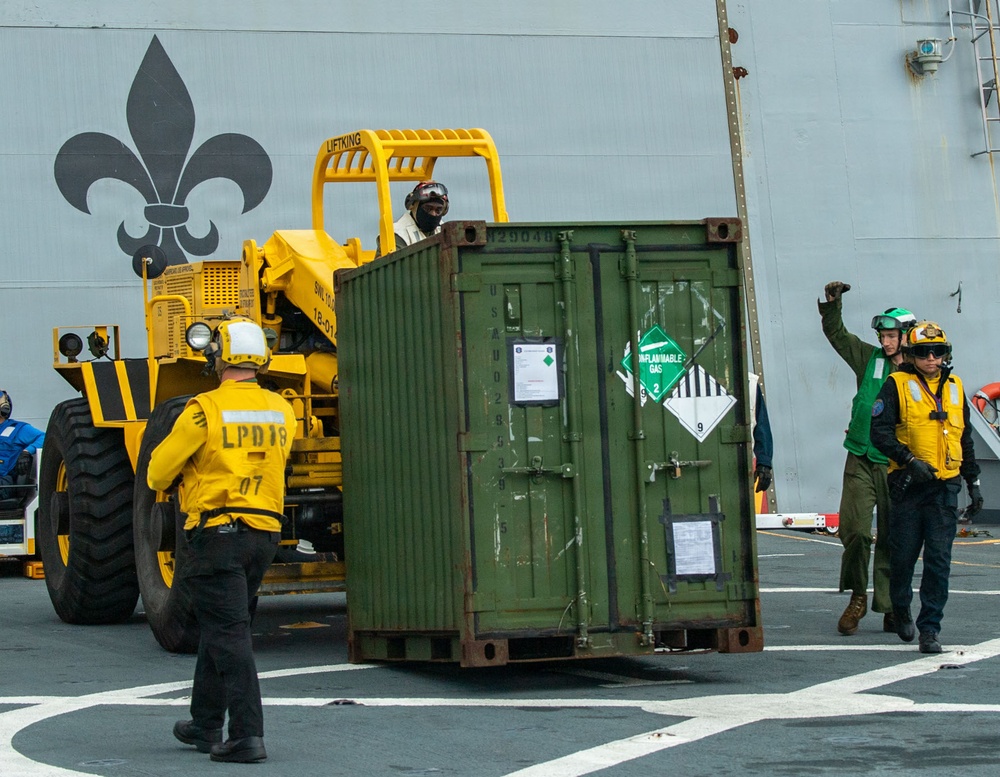 USS New Orleans (LPD 18) and Combat Logistics Company A (CLC-A) Conduct Helicopter Support Team Evolution
