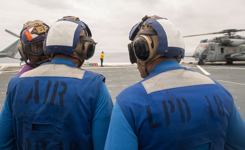 USS New Orleans (LPD 18) and Combat Logistics Company A (CLC-A) Conduct Helicopter Support Team Evolution